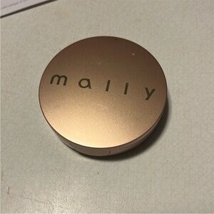 Mally poreless face defender Compact